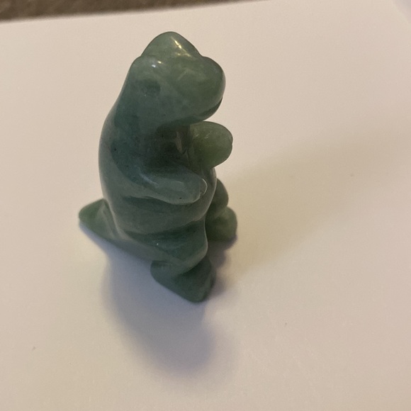Dino Crystal Carving - Picture 2 of 4